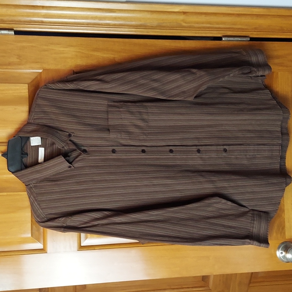 Van Heusen Men's Brown Striped Button Down Shirt Wrinkle Free, Size XL Like New